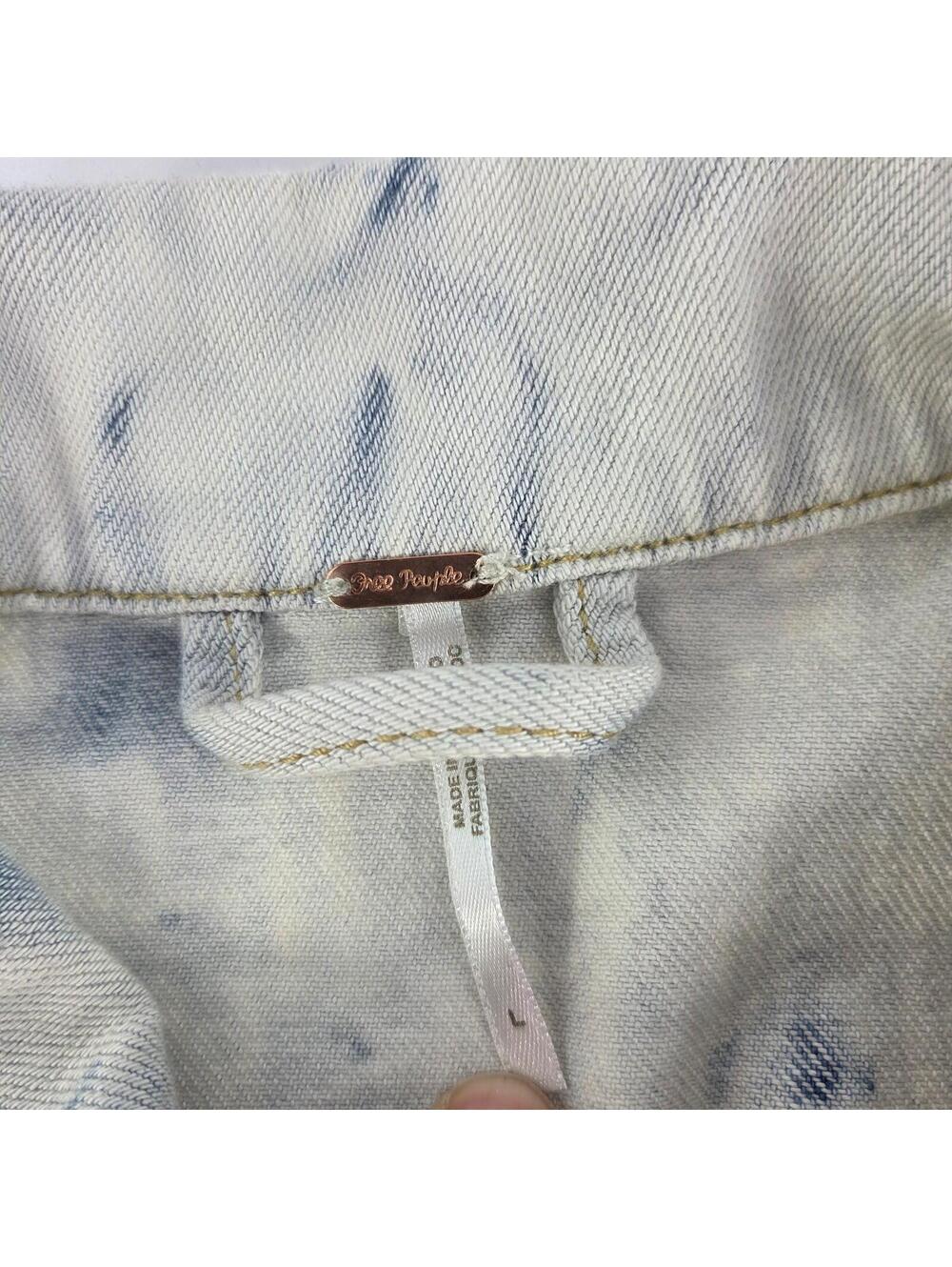 Free People Rumors Jeans Jacket Size L Blue Tie Dye Denim Button Moto Jackets - Picture 10 of 13